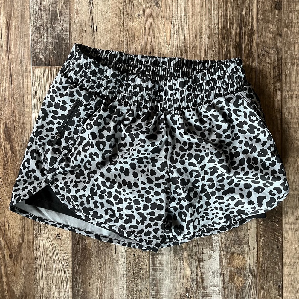 Women’s size M Avia shorts - Never worn
